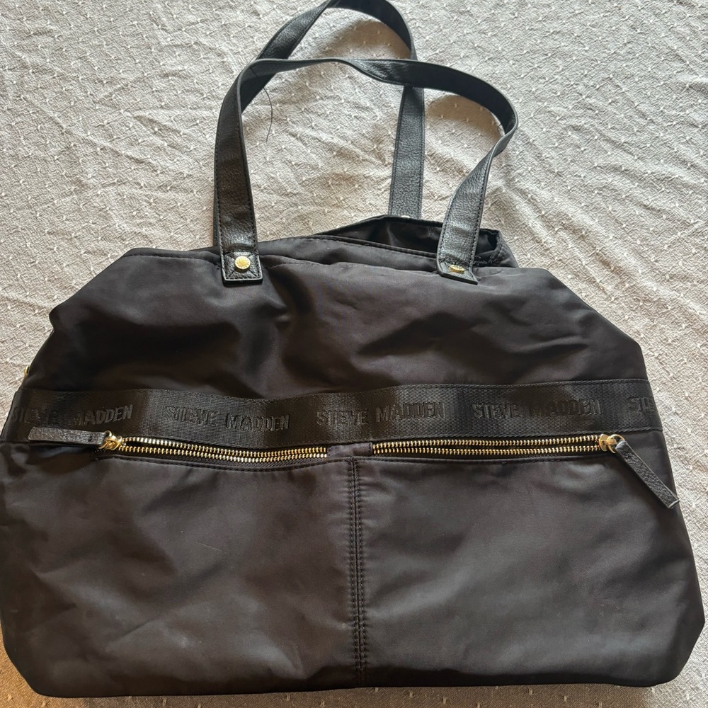 Steve Madden Black Duffel Bag with Minimalist Design